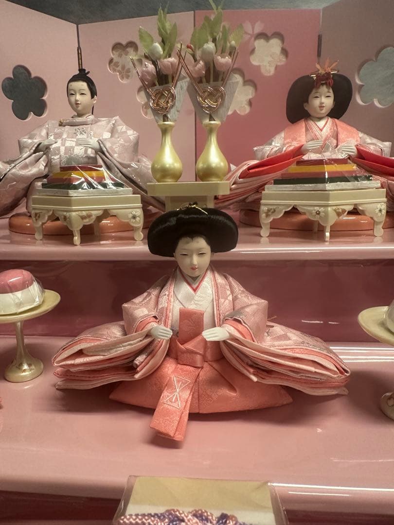 雛人形 三段飾り ピンク塗台 親王 三人官女 新品未使用 展示品