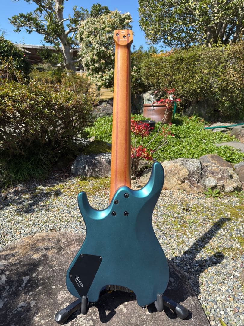 2023年製造 Ibanez Q547 BMM ヘッドレス 7弦ギター