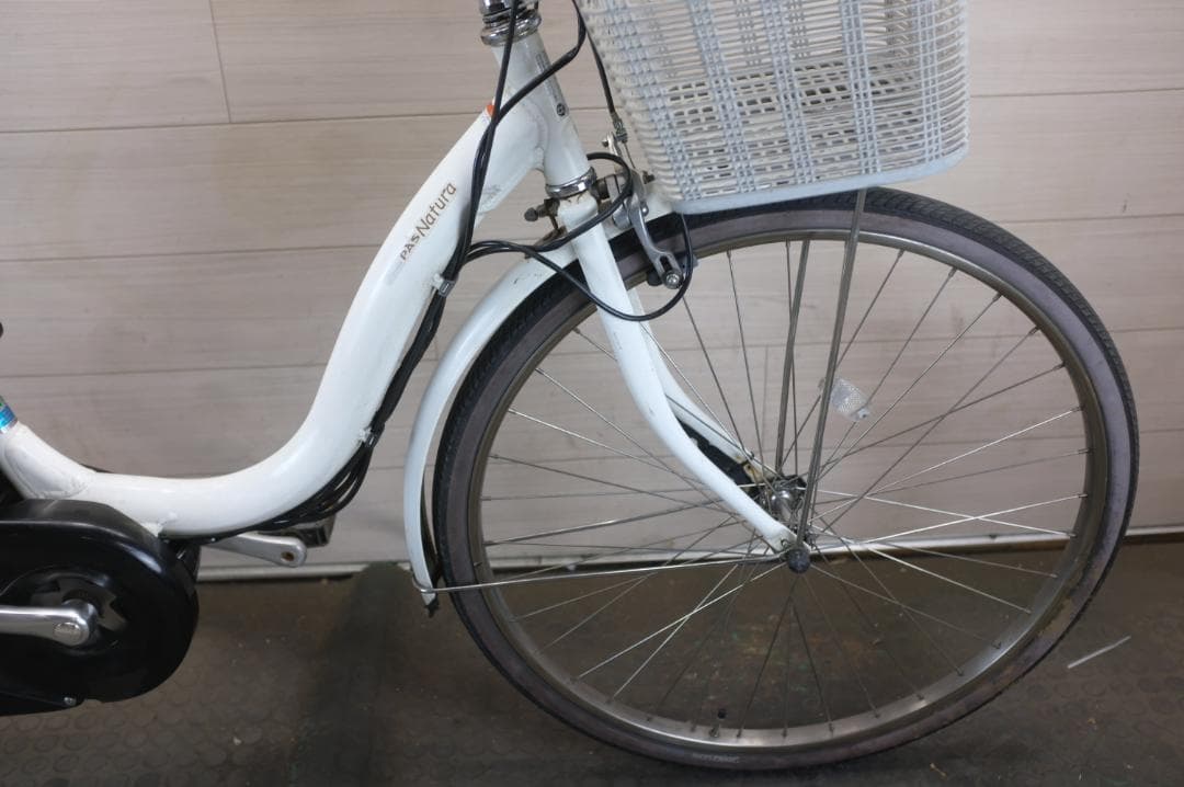 電動自転車ブリヂストン製　アシスタ　26インチ　3段　12.8Ah充電器あり