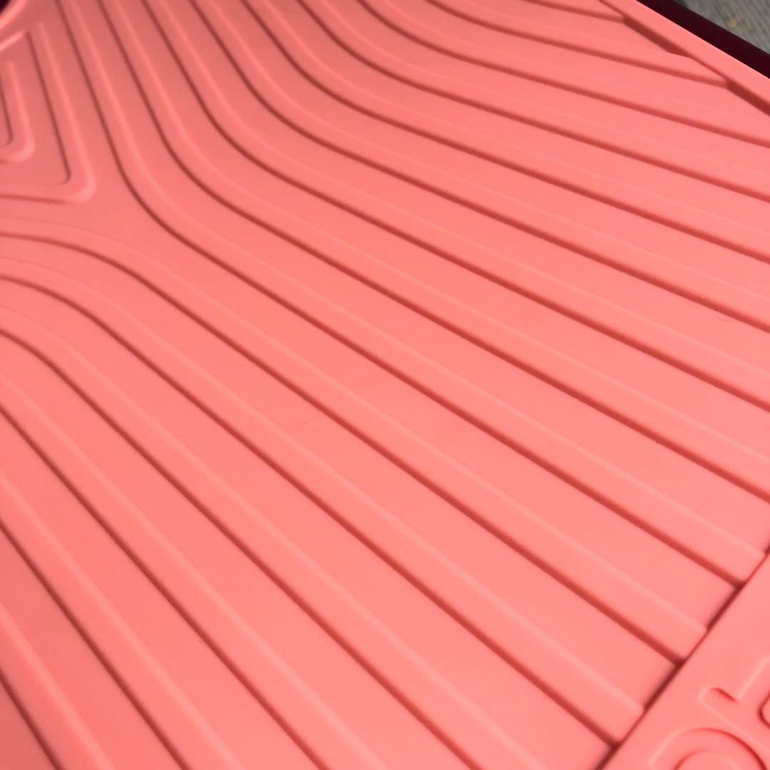 ウグルボード　体幹を鍛える　Wiggleboard 光るタイヤ