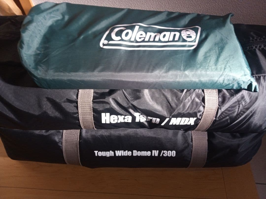 Coleman　タフワイドドームIV　ブラック／グレー色　グランドシート付きです