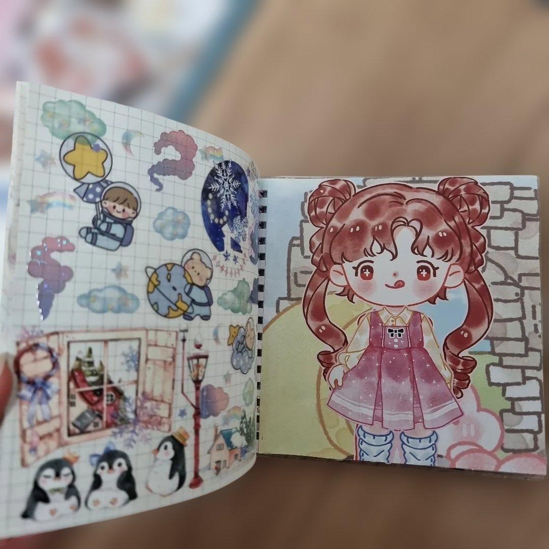 ステッカーがいっぱいの手作り日記