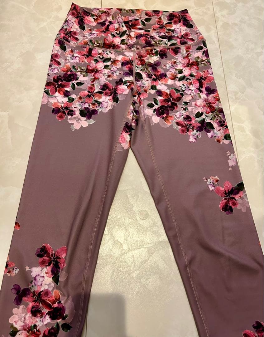 SUKALA スカーラ　フルオブフラワーパネル　レギンスLサイズ モーヴ