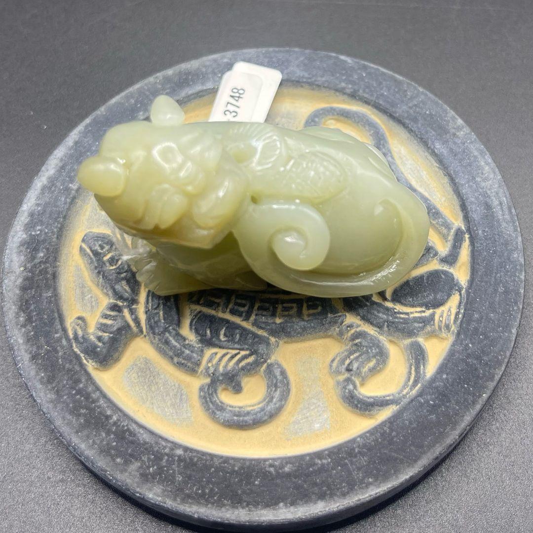 手彫り骨董品 瑞獣狛犬書鎮 魔除け 翡翠軟玉鑑別書付き