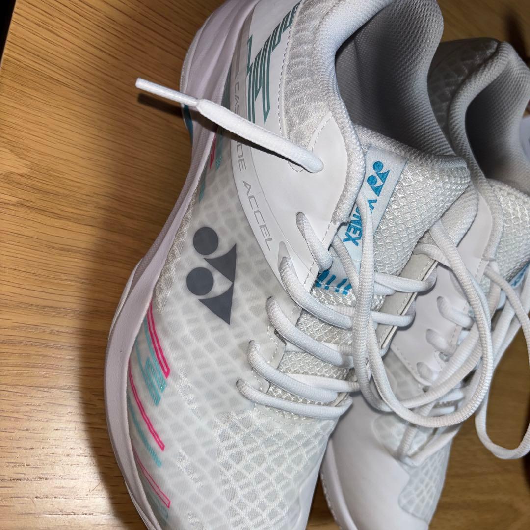 バドミントンシューズYONEXカスケードアクセル