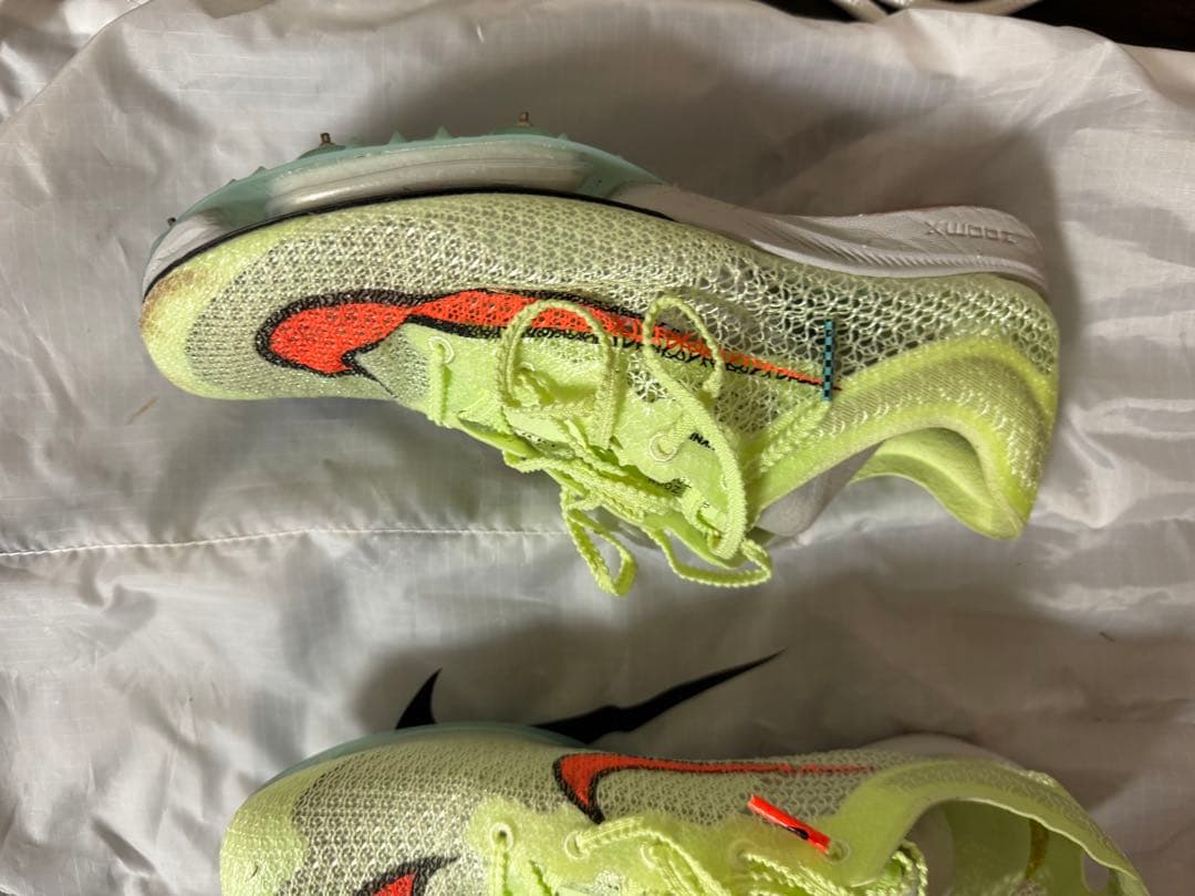 Nike スパイクシューズ イエロー/オレンジ　平行ピン付き　袋付き