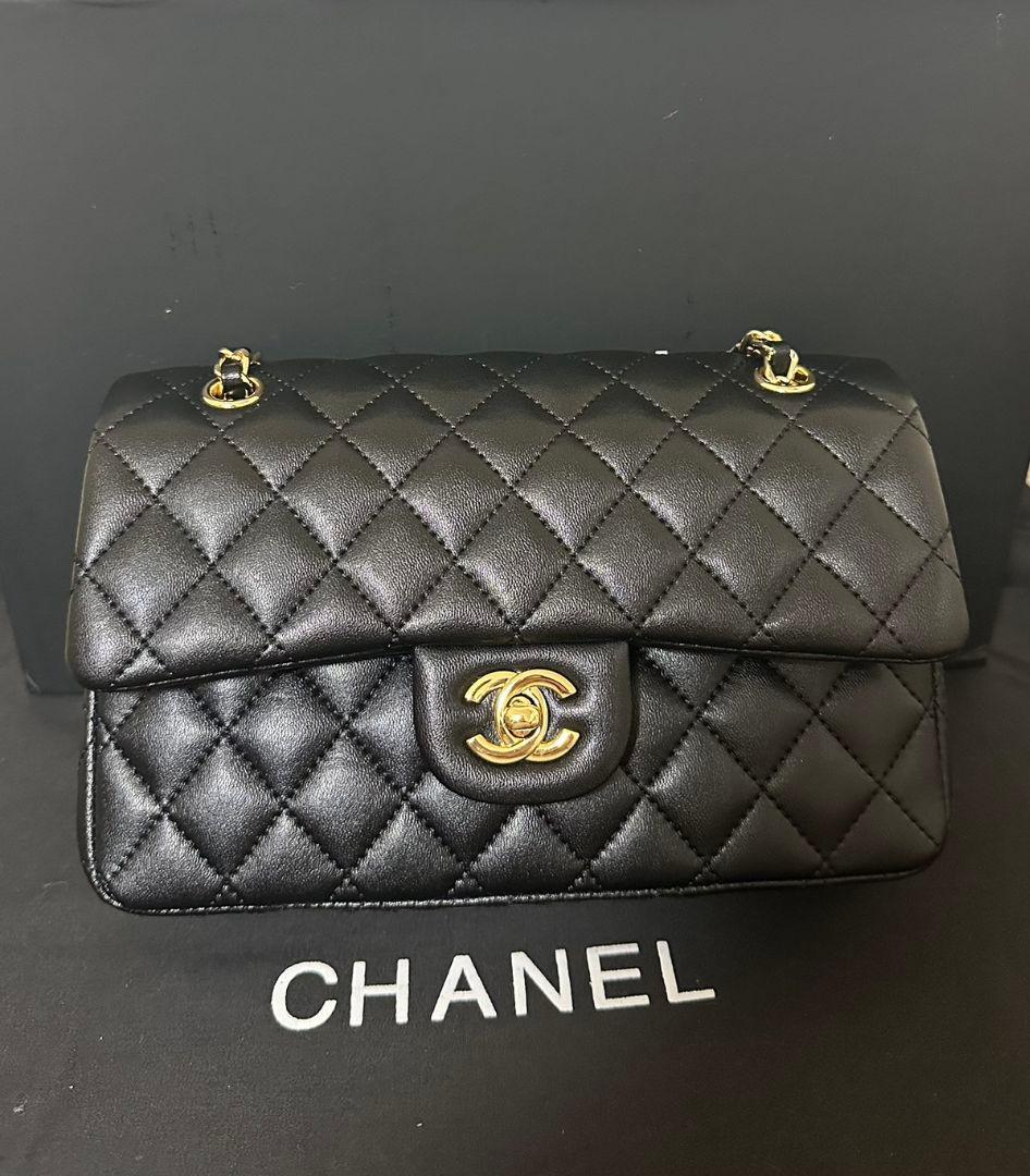CHANEL ノベルティラムスキンレザーブラック ショルダーバッグブラック