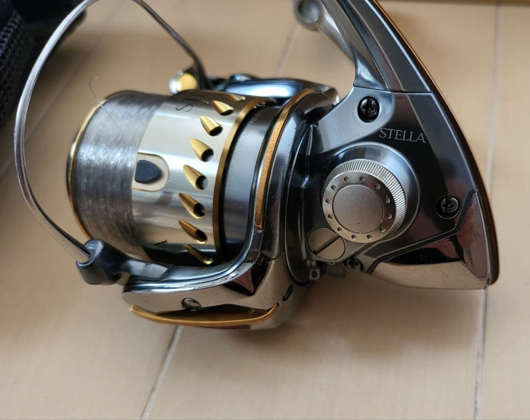 シマノ 04 ステラ 2000S スピニングリール　美品