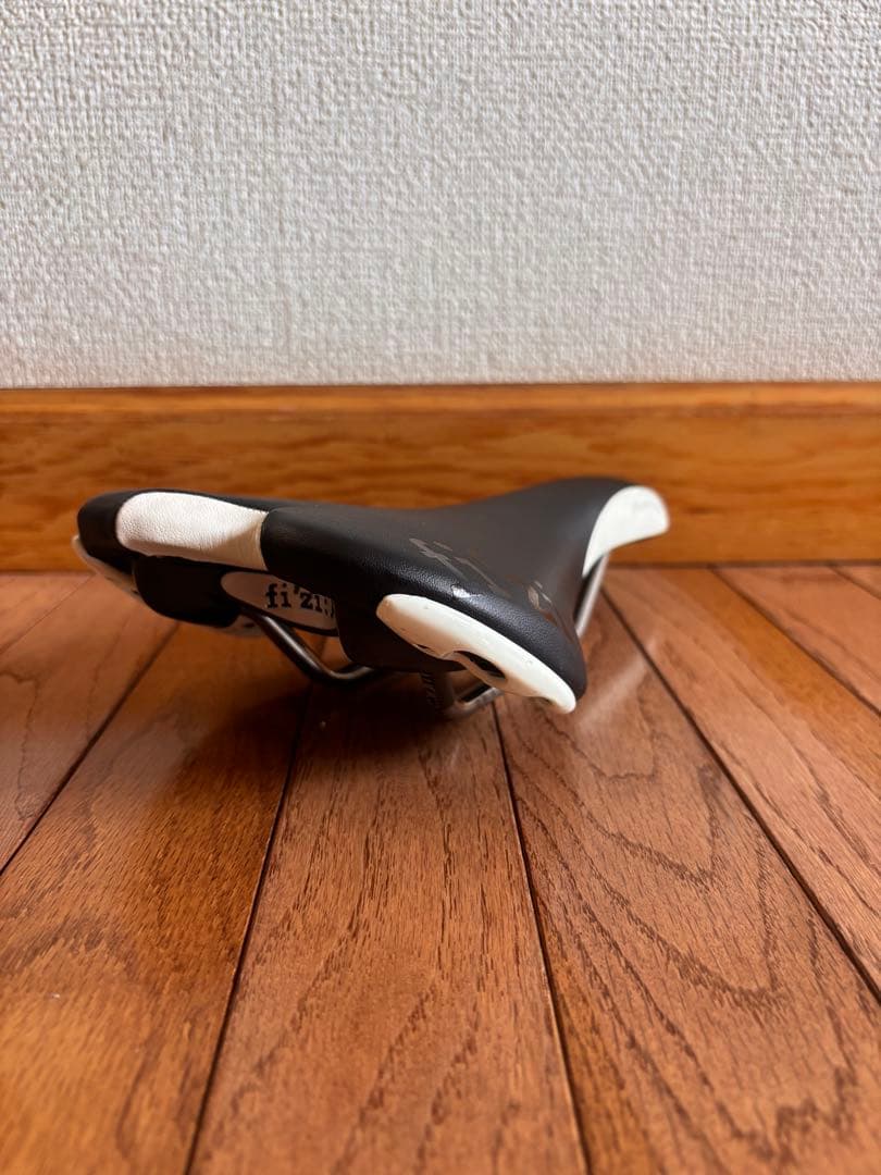 【中古】Fizik ALIANTE Gamma k:iumレール サドル