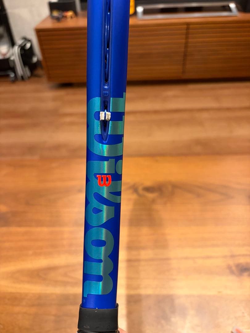 うるふるWilson ウルトラV5 111 グリップ2テニスラケット 2