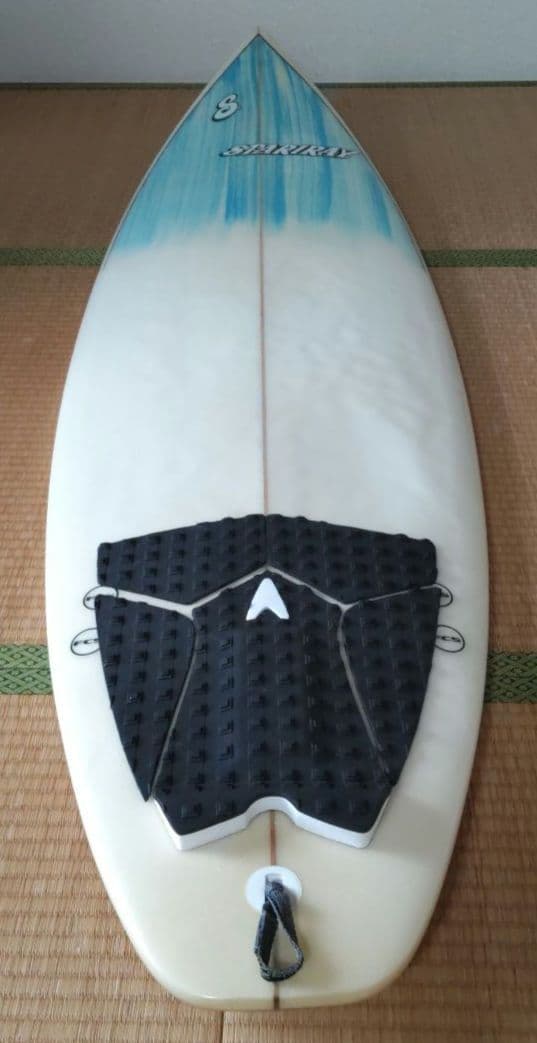 ショートボード　6.1 185cm　FCSフィン付き