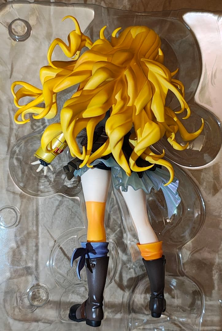 開封品　メディコスエンタテインメント　RWBY ヤン・シャオロン　フィギュア