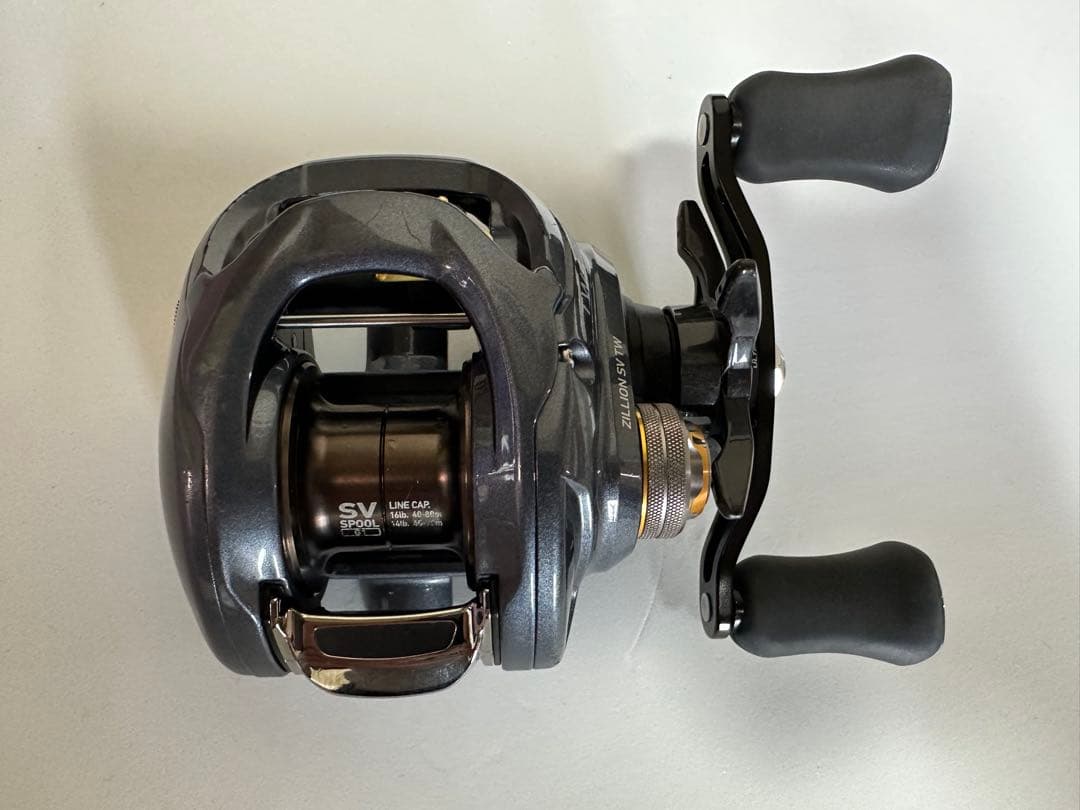 ダイワZILLION SV TW ベイトリール　右巻き　6.3