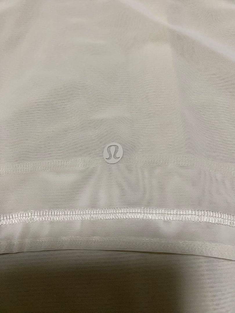 lululemon パーカー Define フード付きメッシュジャケット　白