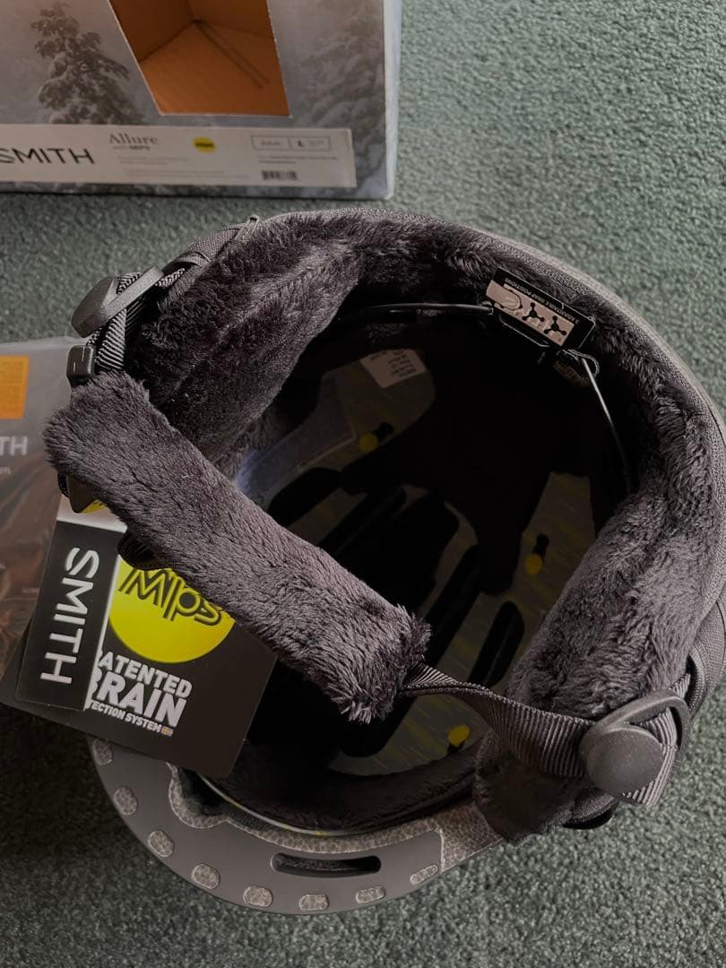新品未使用　SMITH Allure with MIPS Lサイズ　超軽量