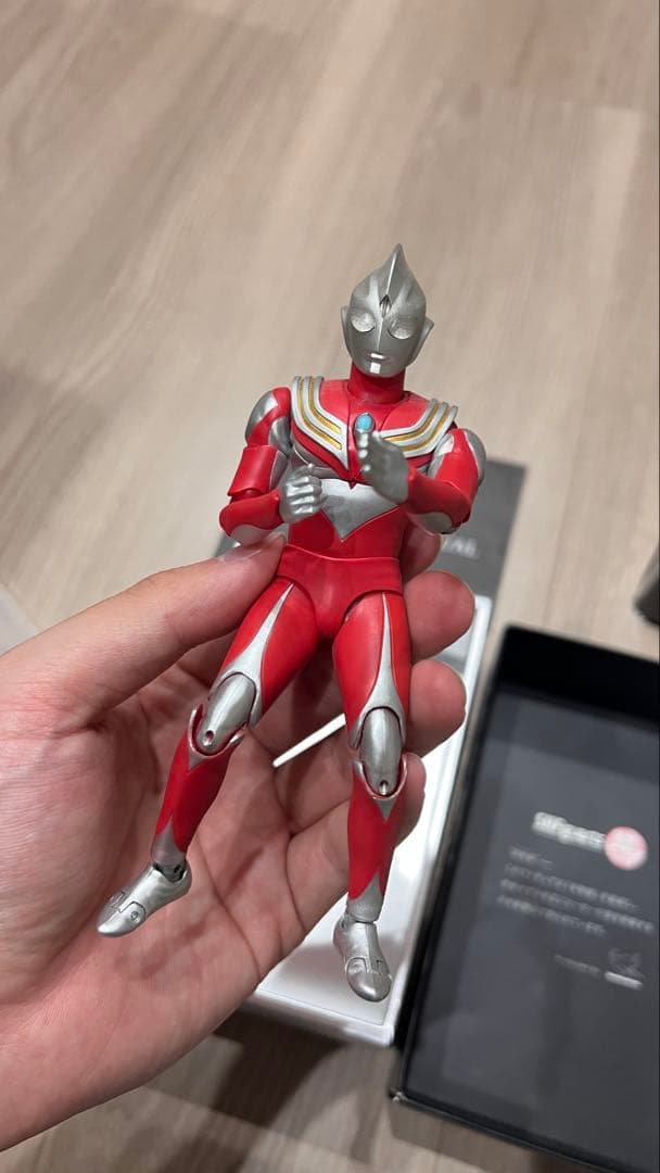 S.H.Figuarts (真骨彫製法) ウルトラマンティガ パワータイプ