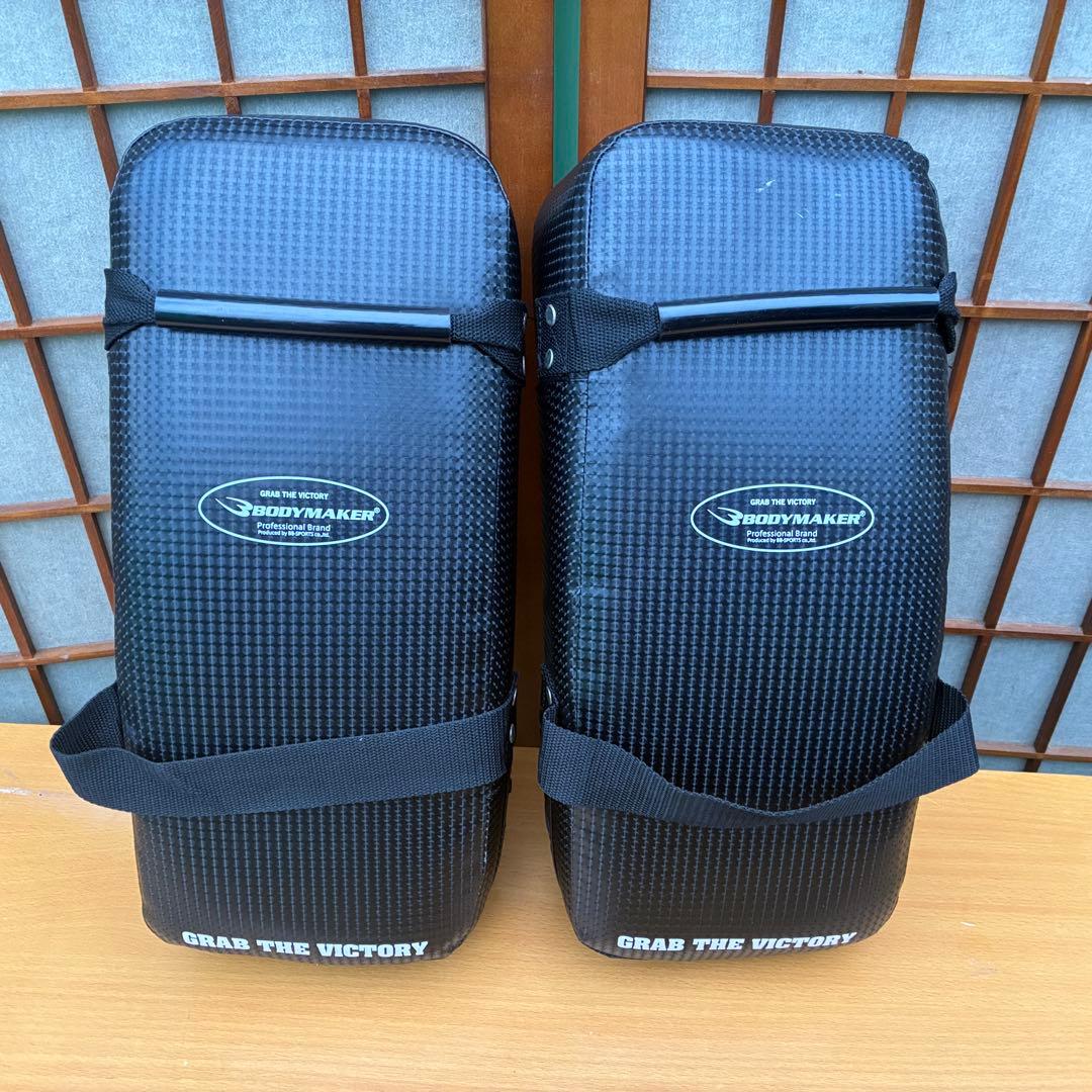 マーシャルワールドビックミット& ボディメーカー キックミット 2個セット