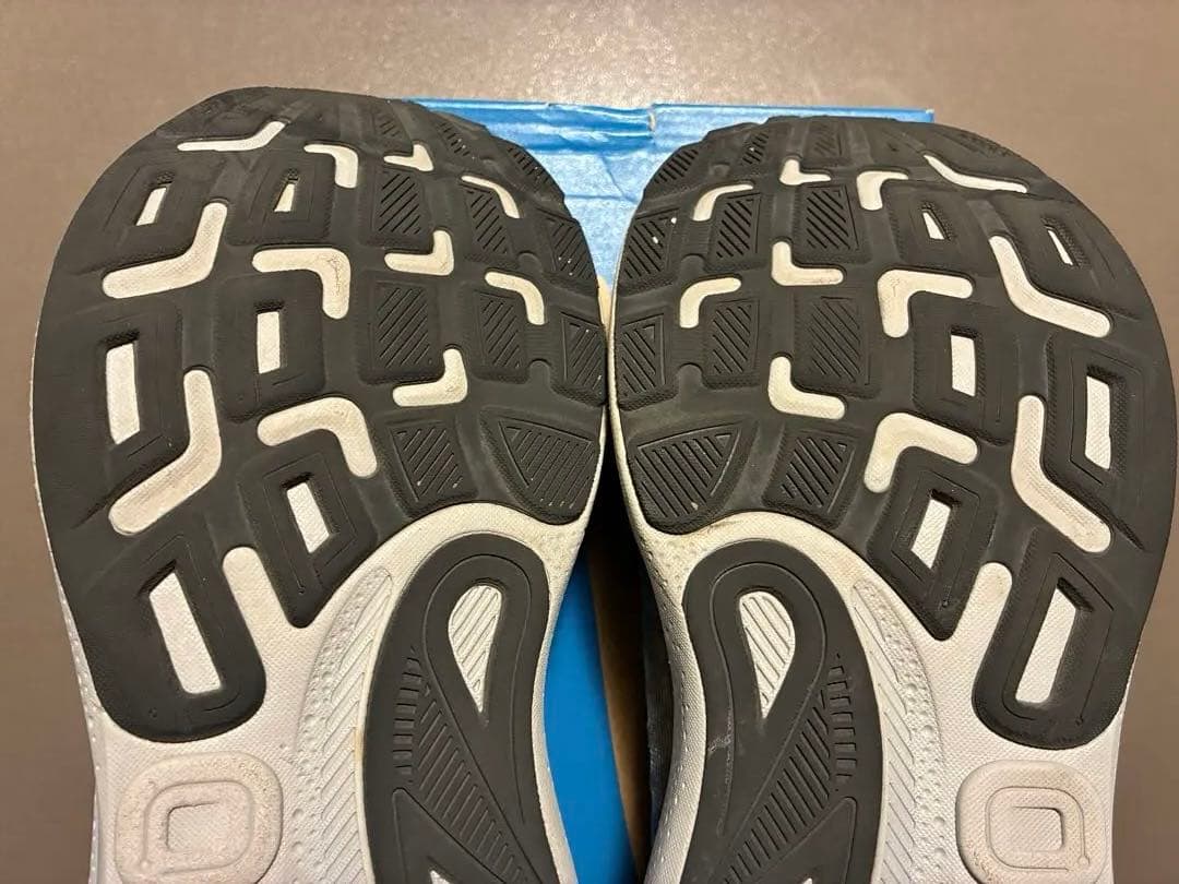 【美品・箱有】BROOKS アドレナリン GTS 24 グレー 27.0cm