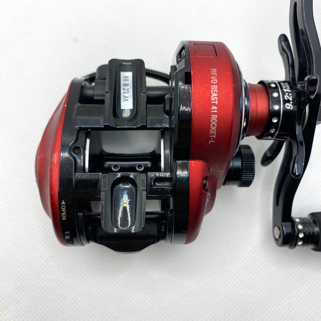 AbuGarcia アブガルシア レボビーストロケット 左ハンドル