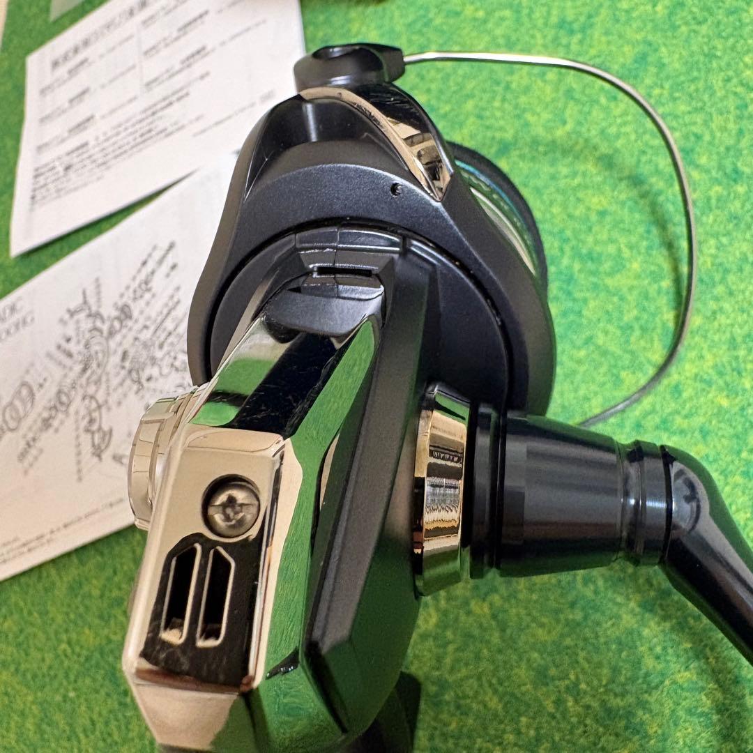 使用2回の美品　シマノ20STRADIC ストラディックSW 6000HG
