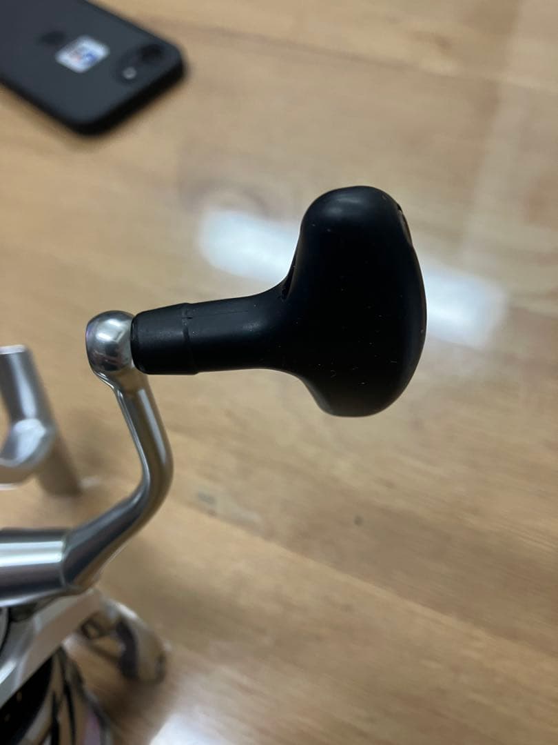 美品　SHIMANO STRADIC 4000MHG ゴメクサスハンドルノブ