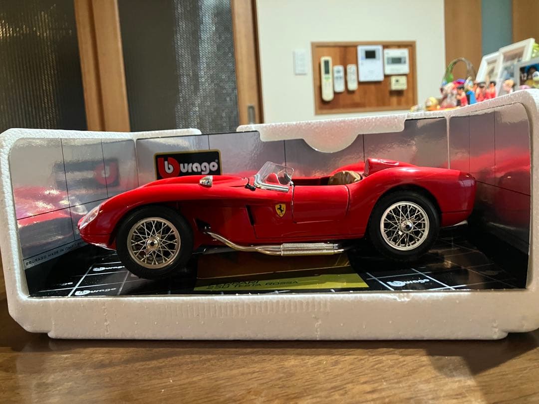 burago Ferrari テストロッサ 250 1/18 特別コレクション