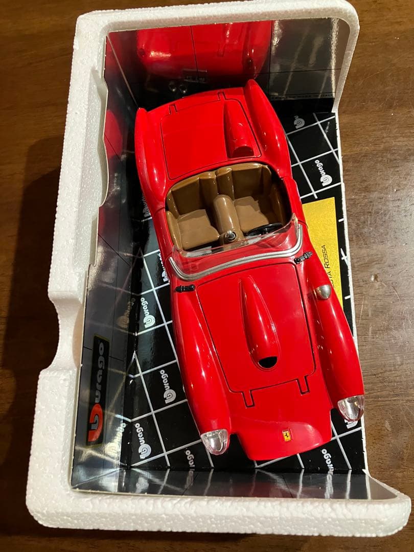 burago Ferrari テストロッサ 250 1/18 特別コレクション