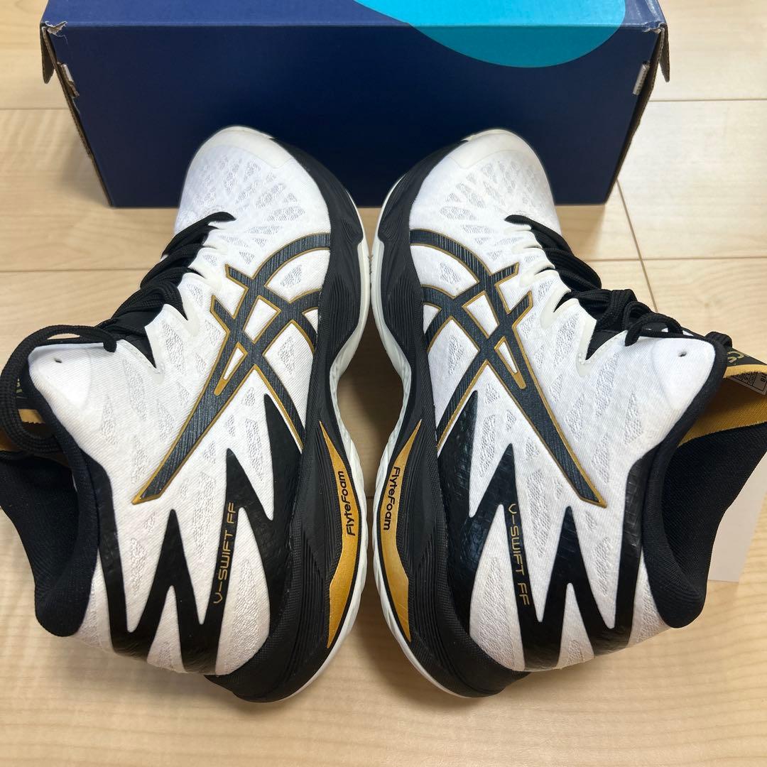 asics バレーボールシューズ V-SWIFT FF MT2 1053A018