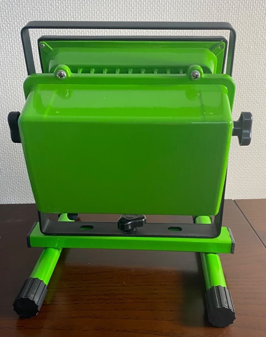 小型充電式　20W LED ワークライト　8時間連続点灯（新品・未使用）