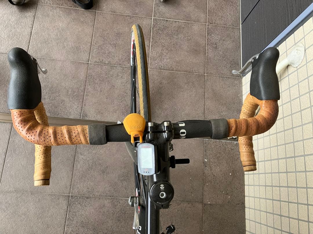 VIGORE ロードバイク レザーサドル付き