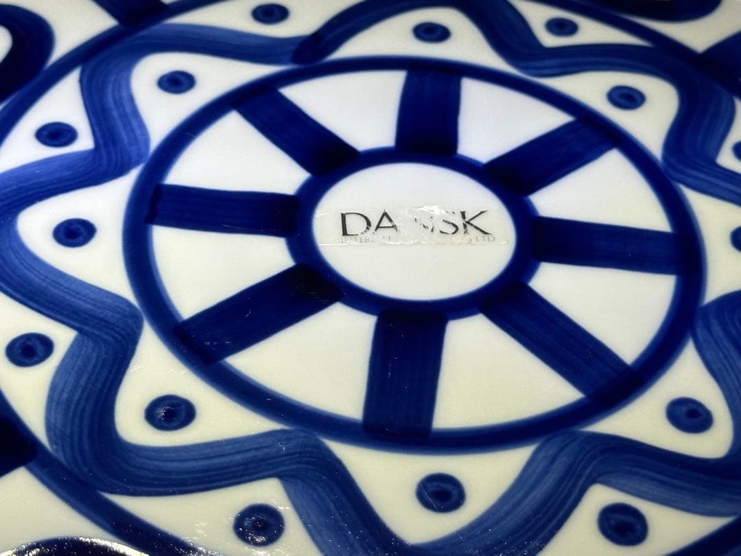 P03 DASK 幾何学模様の皿 直径約25cm 新品未使用　一枚
