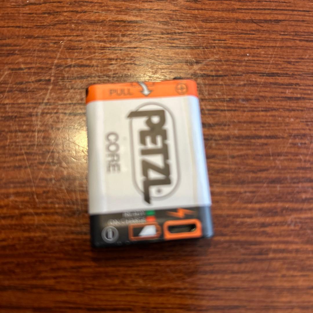 ライト・ランタン PETZL ACTIK CORE450
