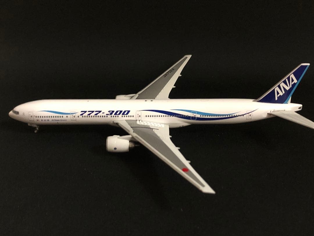 航空機・ヘリコプター ANA 777-300 JA752A