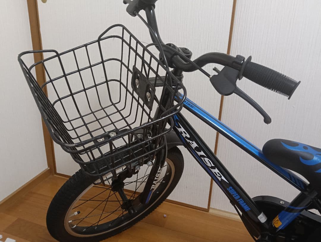 子供用自転車 青色 前カゴ付き　補助輪有り 18インチ