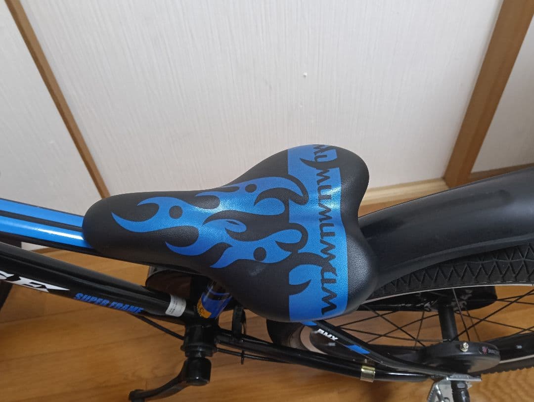 子供用自転車 青色 前カゴ付き　補助輪有り 18インチ