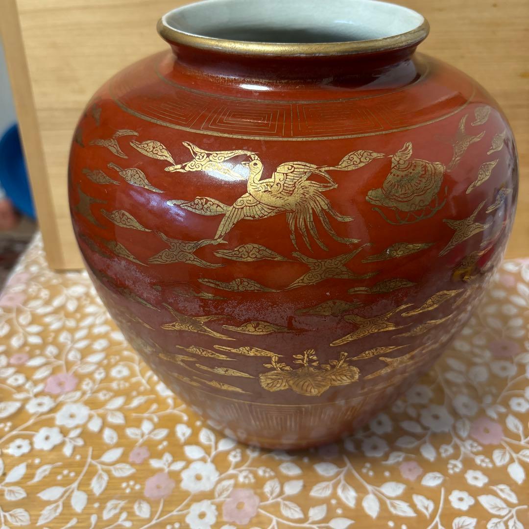 【九谷 永楽】九谷焼 花瓶　赤×金色系　鶴紋様 九谷吉臣 2点