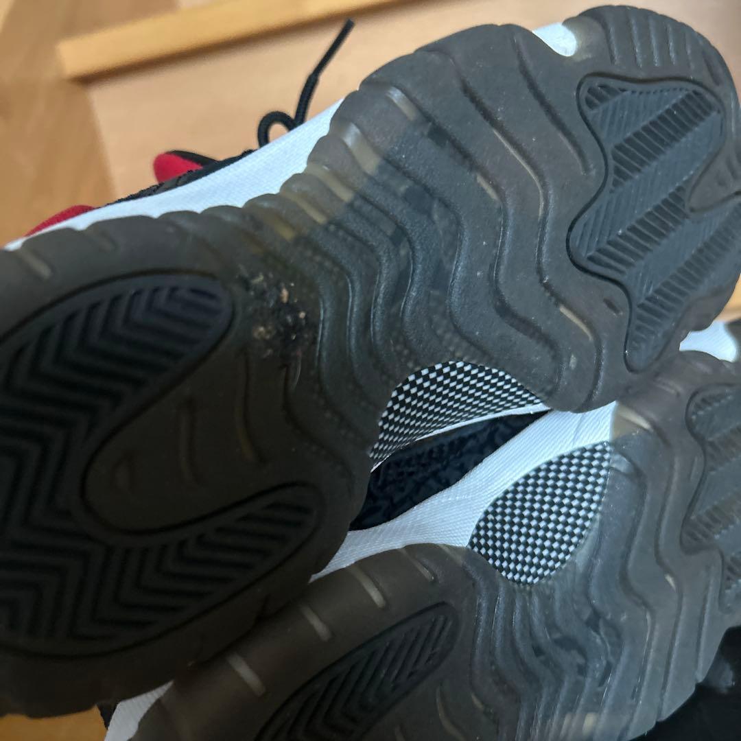 Nike air Jordan11 low ブラック/レッド