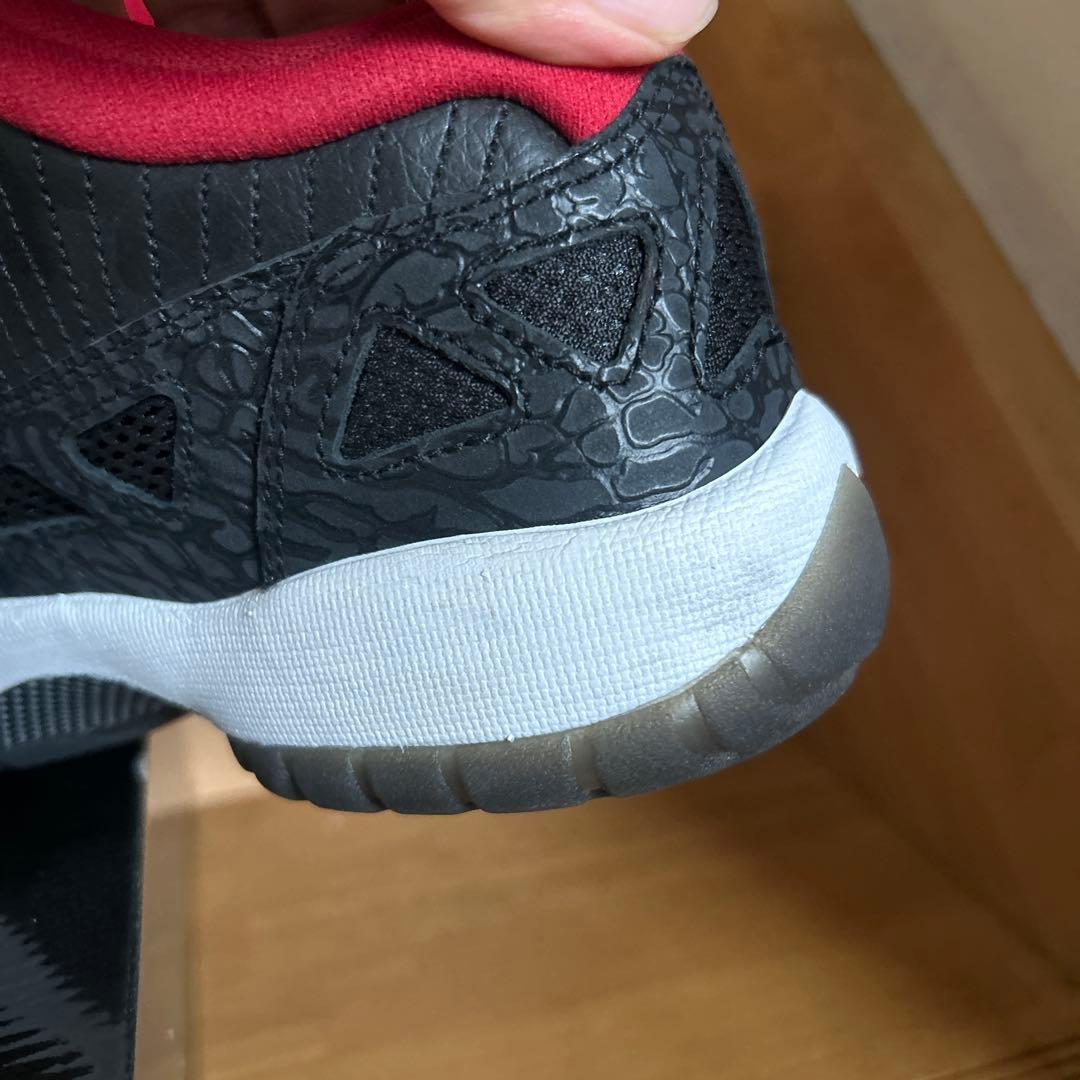Nike air Jordan11 low ブラック/レッド
