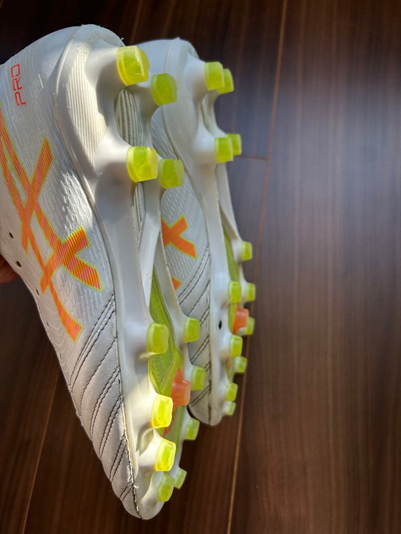 ASICS PRO ホワイト/オレンジ スパイクシューズ