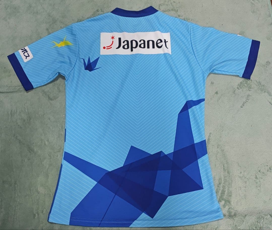 Vファーレン長崎の平和祈念サッカーシャツ　Mサイズ　背番号ネームなし