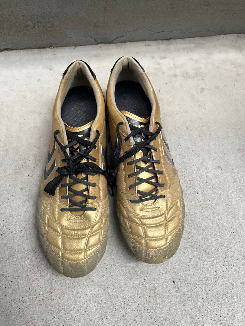 hummel ヴォラート PRO ゴールド×ブラック　27.5cm