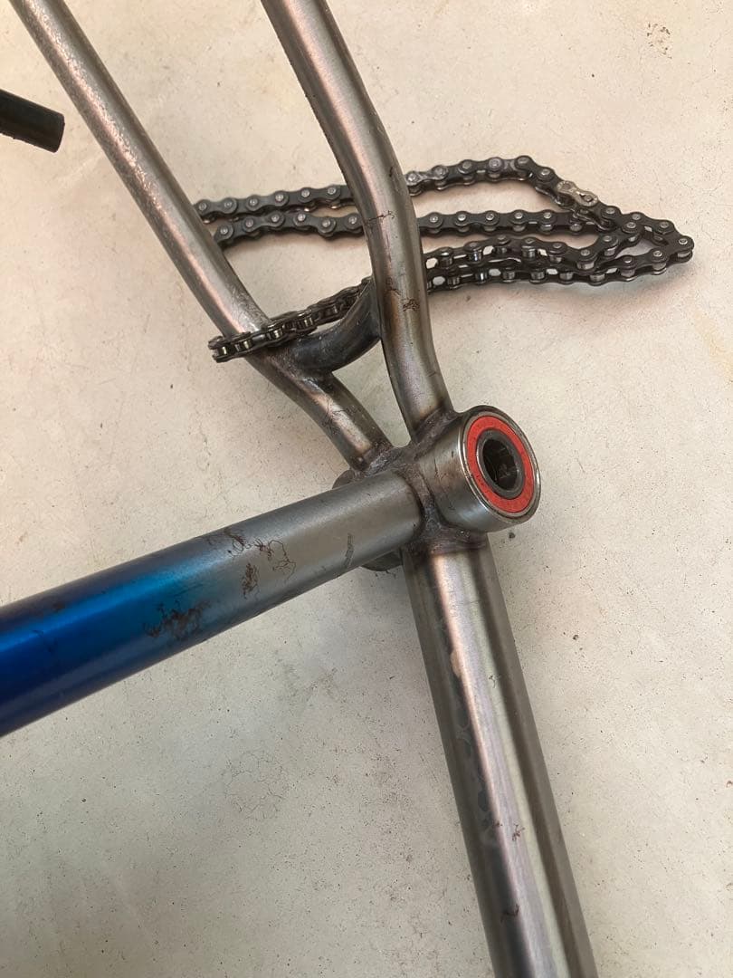 カルトBMXフレームチェーン無し