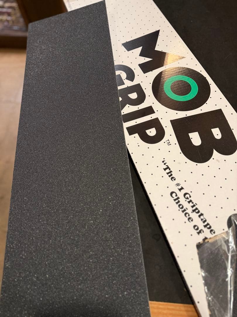 SANTA CRUZ デッキ 8.25 MOBデッキテープ付き