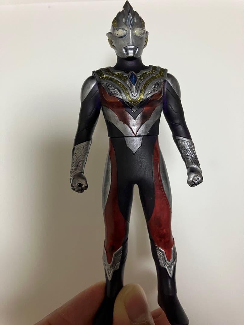 ウルトラマンフィギュアセットと説明カード
