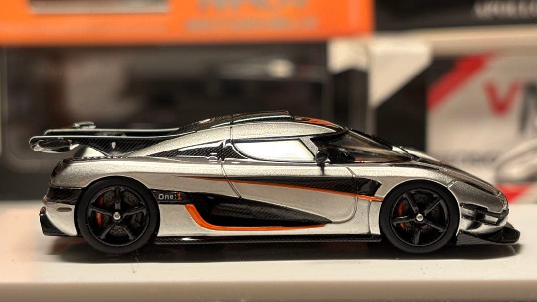 世界限定999台 vmb 1/64 ケーニグセグ one:1 シルバー