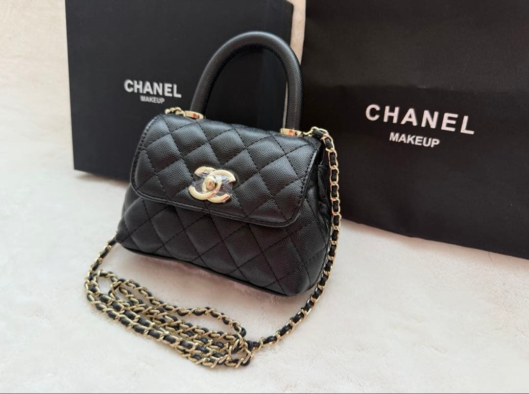 ルナ　CHANEL ショルダーバッグ　ハンドバッグ　ノベルティ