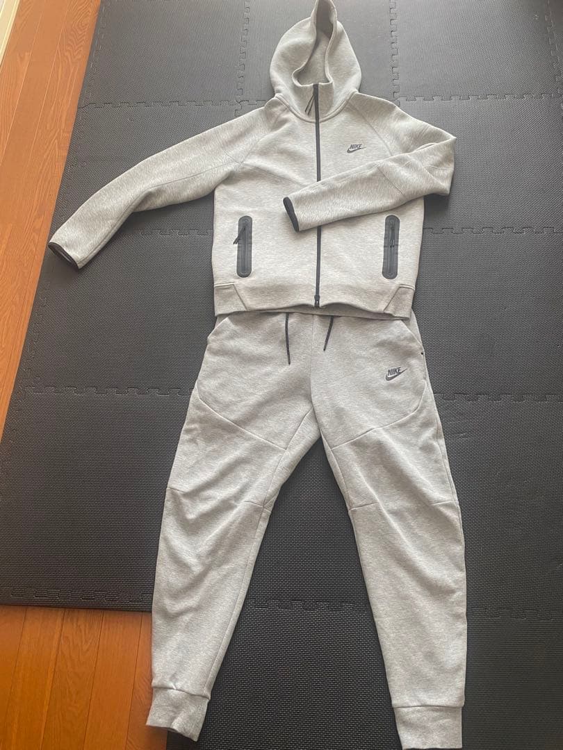 Nike グレー テックフリース　上下セット