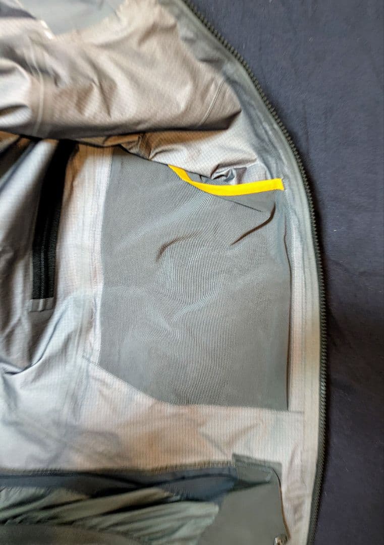 ARC'TERYX Rush Lサイズ グレー/ブラック