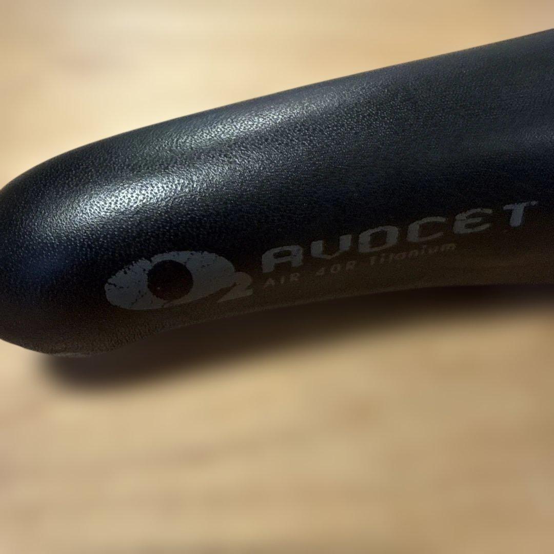 【希少】AVOCET O2 40 Air Titanium サドル
