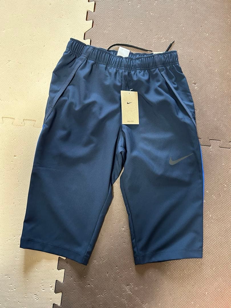 【新品、タグ付】Nike トレーニングパンツ Sサイズ